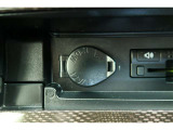 【アクセサリーソケット】12Vのカー用品等の電源供給が可能です。