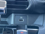 USB充電ポートも搭載しております。