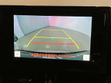 バックギアに入れると、このように後方が映し出されます!駐車の際とても安心!便利!最終確認はご自身の目と耳で必ず行ってください!