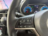 ハンドル左側のスイッチでオーディオの操作が可能なので、運転中でも楽に調整できます(^^♪