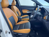 ゆったりと座れる運転席シートですのでストレスなく運転が出来ますよ!