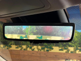 【デジタルインナーミラー】後席の大きな荷物や同乗者で後方が確認しづらい時でも安心!カメラが撮影した車両後方の映像をルームミラー内に表示。クリアな視界で状況の確認が可能です!