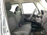 【運転席】シート周りは使用感も少なく、良好な状態となります。丁寧につかわれていたことがよくわかります。