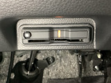 ハンドルの真下にETCがついています。高速道路の料金所の通過も楽々です。 カードの取り出しもしやすい場所についています。