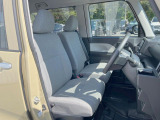 運転席シート廻りは使用感も少なく、良好な状態となっています。前オーナー様が丁寧に使っていたことがよくわかりますね。