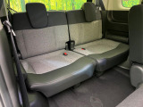 運転席まわりには十分なスペースがあり、大柄な方でもゆったり運転していただける環境です。