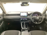 【前方視界】開放的な前方視界!運転がしやすく疲れにくいです♪窓が大きく、見通しがとっても良いおクルマですよ♪