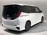 ご納車前にはエンジンオイル・オイルエレメント等を交換して、トヨタディーラーのエンジニアがしっかりと整備をさせていただきます。交換部品などについては、スタッフへお尋ねください。