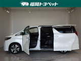 両側パワースライドドア付きだから、狭い駐車スペースなどでの 乗り降りラクラク!小さなお子さまのいるご家庭には嬉しい装備。