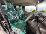運転席シート廻りは使用感も少なく、良好な状態となっています。丁寧に使われていたことがよくわかりますね。