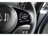 Hondaセンシングの機能のひとつ、アダプティブクルーズコントロール付!アクセルから足を離しても設定したスピードと前車との車間を保ち走行してくれます!車線維持もアシスト☆高速道路で疲労軽減ですね☆