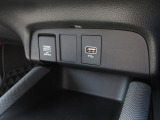 12V電源ソケットを設置しております。周辺機器の充電にご利用頂けます。