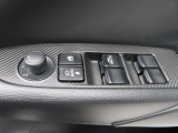 運転席のパワーウインドースイッチ部です。よく触れる場所だからこそ、使用状態があらわれますよね。ぜひこうした所もチェックしてください。