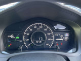 視認性の良いシンプルなメーターです。運転しやすく、取り回しの良いコンパクトカーはいかがですか?