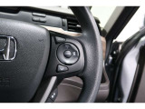 Hondaセンシングの機能のひとつ、アダプティブクルーズコントロール付!アクセルから足を離しても設定したスピードと前車との車間を保ち走行してくれます!車線維持もアシスト☆高速道路で疲労軽減ですね☆