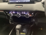ダブルエアコンは、運転席と助手席でそれぞれ異なる温度を設定できます。