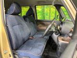 運転席シート廻りは使用感も少なく、良好な状態となっています。丁寧に使われていたことがよくわかりますね。