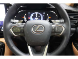 レーダークルーズコントロール(全車速追従機能付)が装備されています。高速道路で定速走行だけでなく、0km/hから約100km/hの広い範囲で先行車との車間距離を適切に保ちながら追従走行ができます。