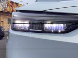LEDヘッドライトが安全な夜間走行をサポートしてくれます♪照射範囲が広くなるので前方視界が全体的に明るくなり、夜間走行をしっかりアシスト♪