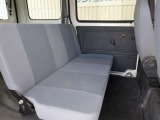 いざという時は2名乗車可能な後席シートも備えております!使用しない時は格納しておけばゆとりのある荷室空間を確保しておくことが可能です!