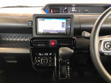 温度を設定すれば、自動で車内の温度管理をしてくれる優れものです♪ATミッションで運転楽々