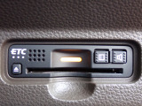 ■【ETC車載器】が装備されています。セットアップをしてお渡しとなり、ETCカードを差し込むだけで高速道路の利用が可能です。