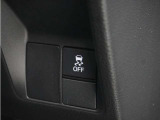 ◆VSA◆横滑り防止装置が装備されています。コーナーリング時の横すべりを抑える機能と、車両の急激な挙動変化を抑える機能で、安定した走行を実現しています。運転に安心とゆとりが出来ます。