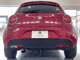 ご覧いただきありがとうございます。当店はショールーム内と屋外展示場に選りすぐりのFIAT・ABARTH・Alfaromeoの正規認定中古車を展示しており、在庫車両はできる限り多く撮影、掲載してご案内しております。