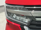 LEDヘッドライトは、点灯の瞬間から最大光量を発揮し、突然暗くなるトンネルなどでの安定感を高めます。