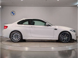 ご納車後も全国約200拠店のBMW正規ディーラーサービス工場にて保証対応いたします。お近くのBMW正規ディーラーをご案内の上、アフターメンテナンスをお受け頂けますので、安心してお乗りいただけます!!