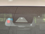 【トヨタセーフティセンス】走行中に前方の車両等を認識し、衝突しそうな時は警報とブレーキで衝突回避と被害軽減をアシスト。より安全にドライブをお楽しみいただけます。