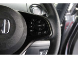Hondaセンシングの機能のひとつ、アダプティブクルーズコントロール付!アクセルから足を離しても設定したスピードと前車との車間を保ち走行してくれます!車線維持もアシスト☆高速道路で疲労軽減ですね☆