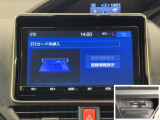 ナビ連動ETC付きです。高速道路料金所での小銭の出し入れや雨天時における窓の開け閉めなどの煩わしさが解消できます。料金所の通過もスムーズで快適ですよ。☆使用履歴表示や音声案内もしてくれます☆