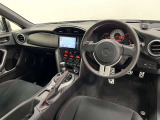 日常使いのしやすいスポーツカーです!車内は少々使用感あり。