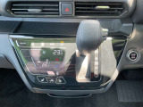 「オートエアコン」付き一年中快適な室内を提供!車内温度を設定すると、風量を自動で調節してくれます。さらに前席シートヒーターつき(^^)/