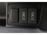 スマートフォンなどの音楽再生が可能なUSB接続ジャック装備車両です♪♪♪