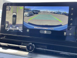 上から見たような画像で車庫入れなどに便利なアラウンドビューモニター