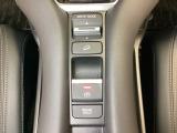 セレクターノブの下に、異なる加速感を楽しめるドライブモードスイッチがついています。一般道、スポーツ走行、エコ走行など、シーンに合わせて最適な加速感を楽しめるドライブモードスイッチです。