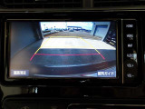 バックモニター付きで慣れない駐車場や車庫入れをサポートします。