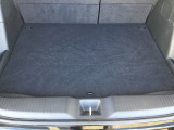 広々としたトランクスペースを備えており、日常の買い物から旅行の荷物までしっかり収納。使い勝手の良い荷室で、さまざまなシーンに対応できます。