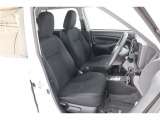 ■車内クリーニング■専門スタッフが見えないところまで徹底洗浄!車内のニオイもリフレッシュ!目に見えないところまで美しくがモットーです。だから、当店の中古車は内装にも自信があります!