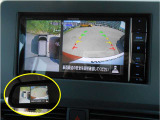 上から見下ろす感覚で駐車する事が出来るアラウンドビューモニター装備。映像はナビ画面かルームミラーに映ります。