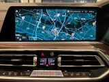iDriveはナビの機能に加え、ミュージックコレクション、車両状態の確認、設定の変更等が操作可能です。