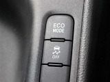 滑りやすい路面等で走行安定性を確保するS-VSCが採用されています。