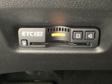 ハンドルの左下にETC2.0がついています。高速道路の料金所の通過も楽々です。 カードの取り出しもしやすい場所についています。