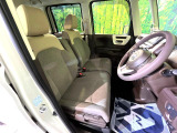 運転席シート廻りは使用感も少なく、良好な状態となっています。丁寧に使われていたことがよくわかりますね。