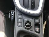 トラクションコントロールとは、すべりやすい路面での発進時や加速時にタイヤの空転を抑え、駆動力確保に貢献する機能です。詳細は販売店スタッフまでおたずねください。