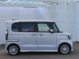車検整備実施後お渡ししております。安心してお乗り頂ける様必要な消耗品などの交換いたします。納車準備費用や納車整備費用など追加で頂く事はありませんのでご安心下さい。