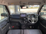 運転のしやすさを考えて設計された室内。質感の高いインテリアは、軽自動車だからって手は抜かない日産の車造り!毎日使う空間だから、乗る度に好きになる使い心地