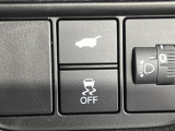 【パワーバックドア】スマートキーや運転席のボタンを押すだけでリアゲートが自動で開閉します!荷物を持っている時や、高い位置にあるバックドアを閉める際に便利な機能です♪